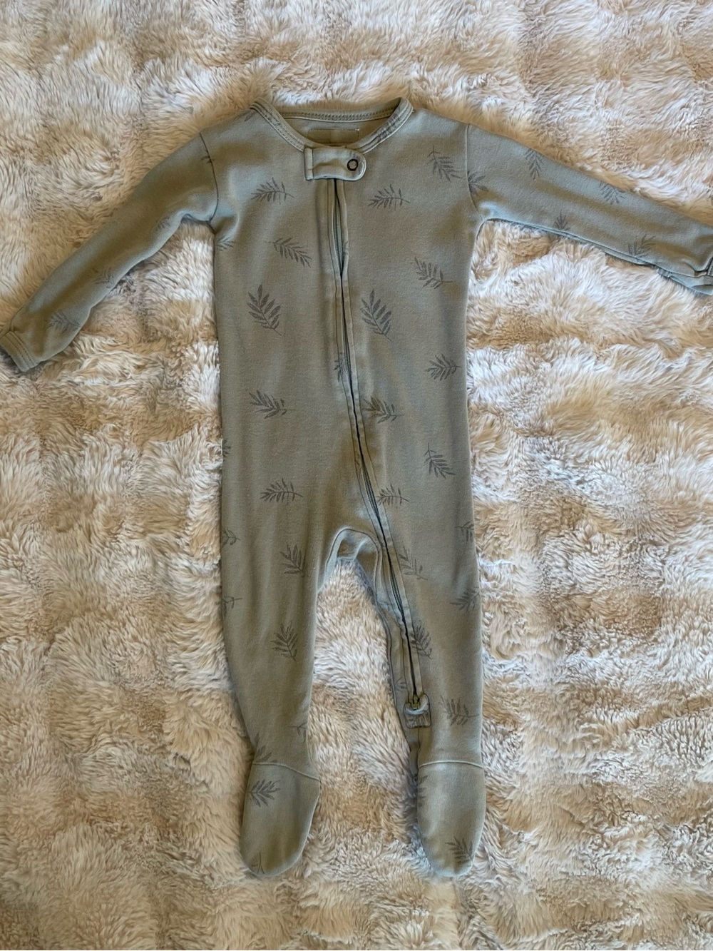 L’ovedbaby Organic Cotton Zip Sleeper | Sage Green Leaf Print | 3-6M